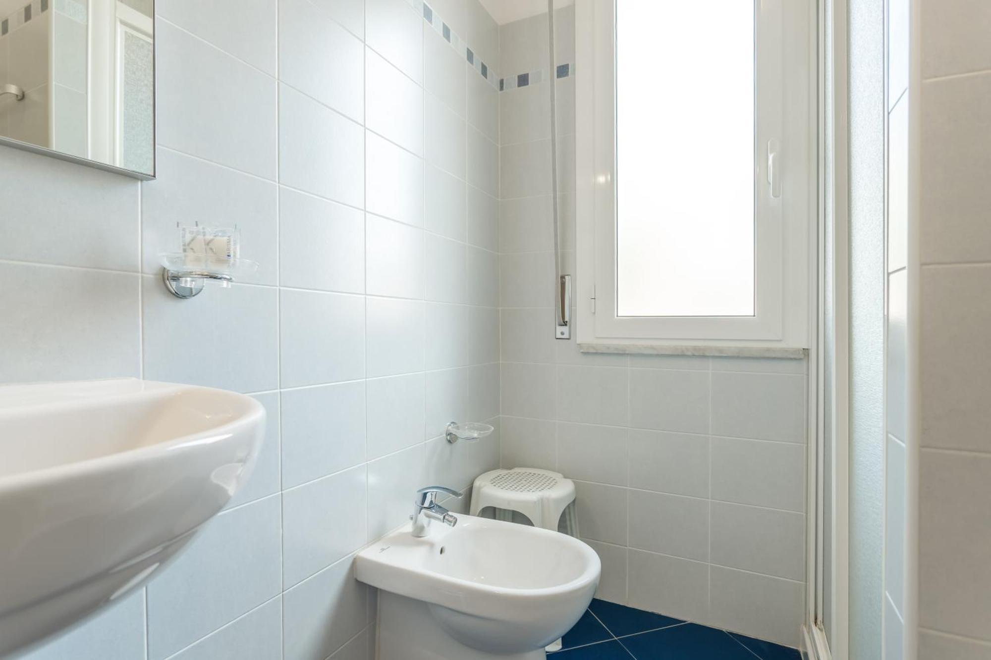Residence Mizar Пиетра Лигуре Екстериор снимка